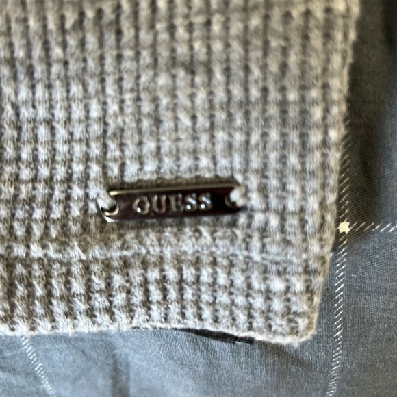 Guess Gray and Black Long Sleeve Tees Casual Style - Picture 4 of 4